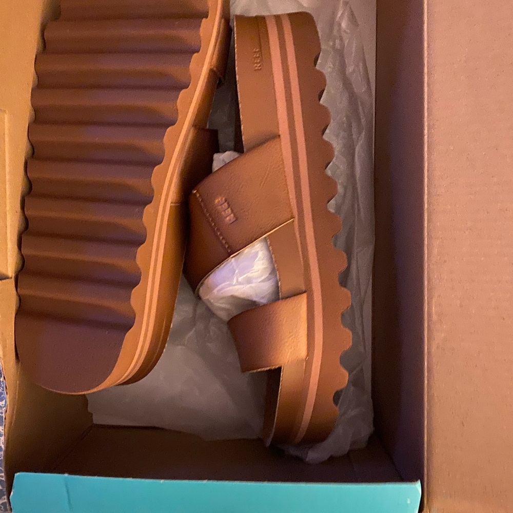 NIB Reef Tan Platform Sandals Women’s Size 8M Ridiculously Comfortable - Picture 3 of 7